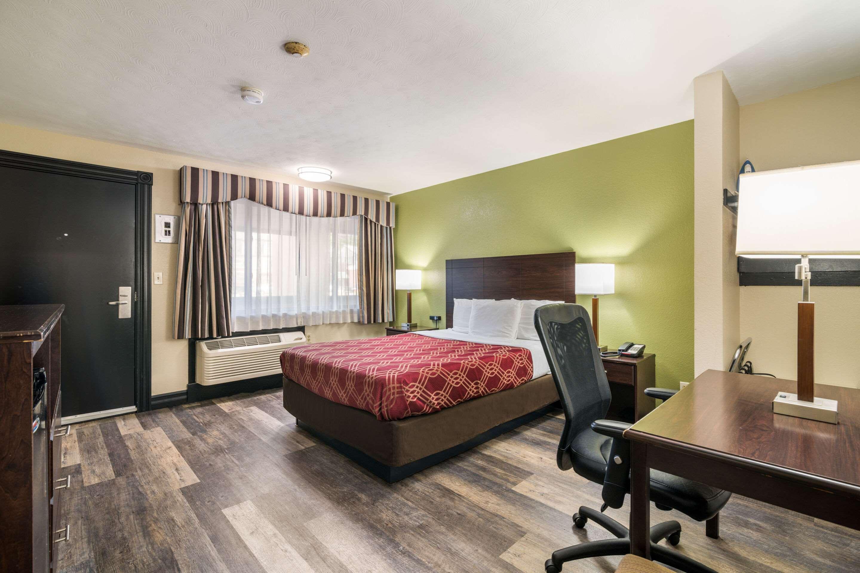 Econo Lodge Boston-Малден Экстерьер фото