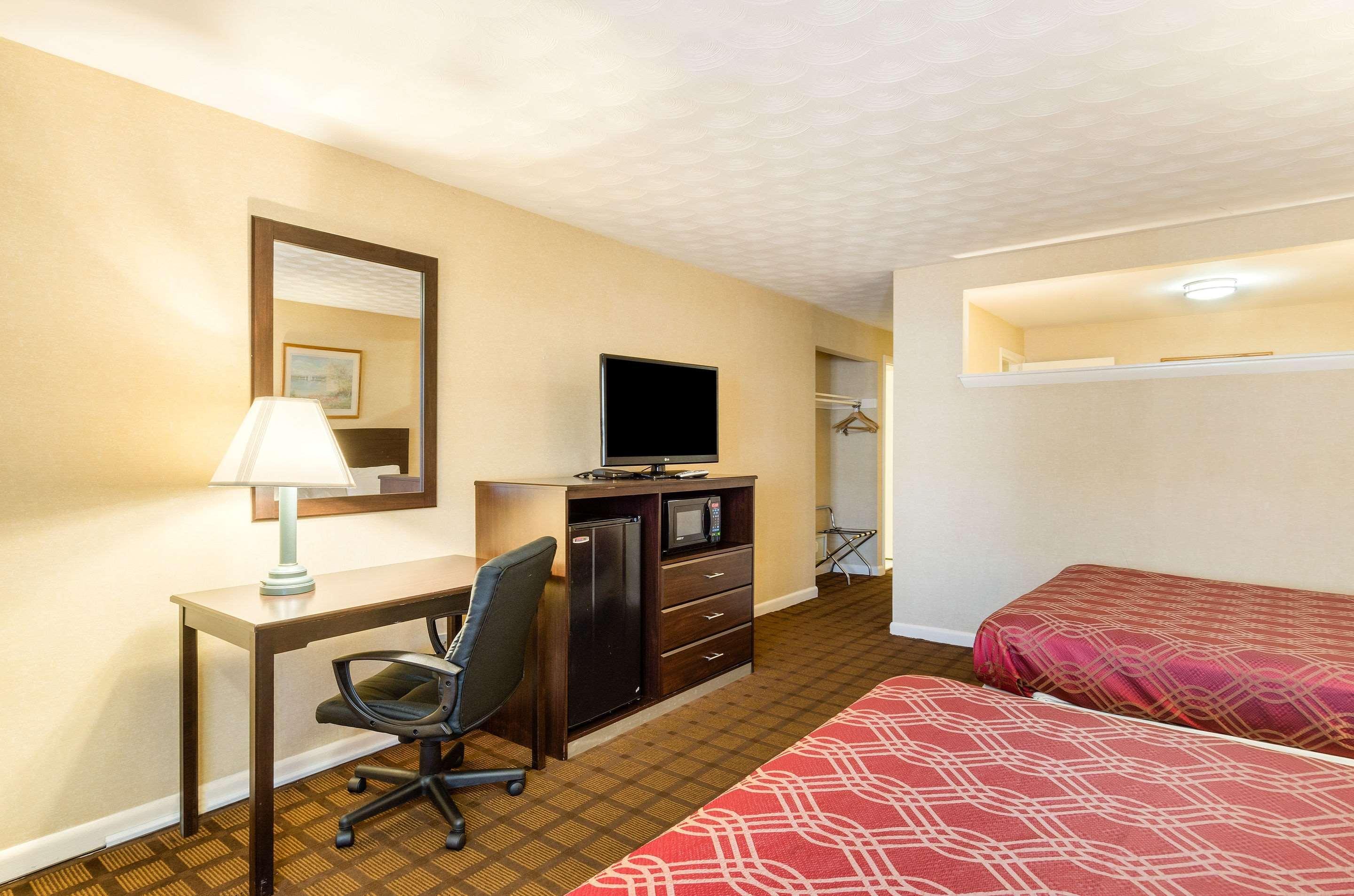 Econo Lodge Boston-Малден Экстерьер фото
