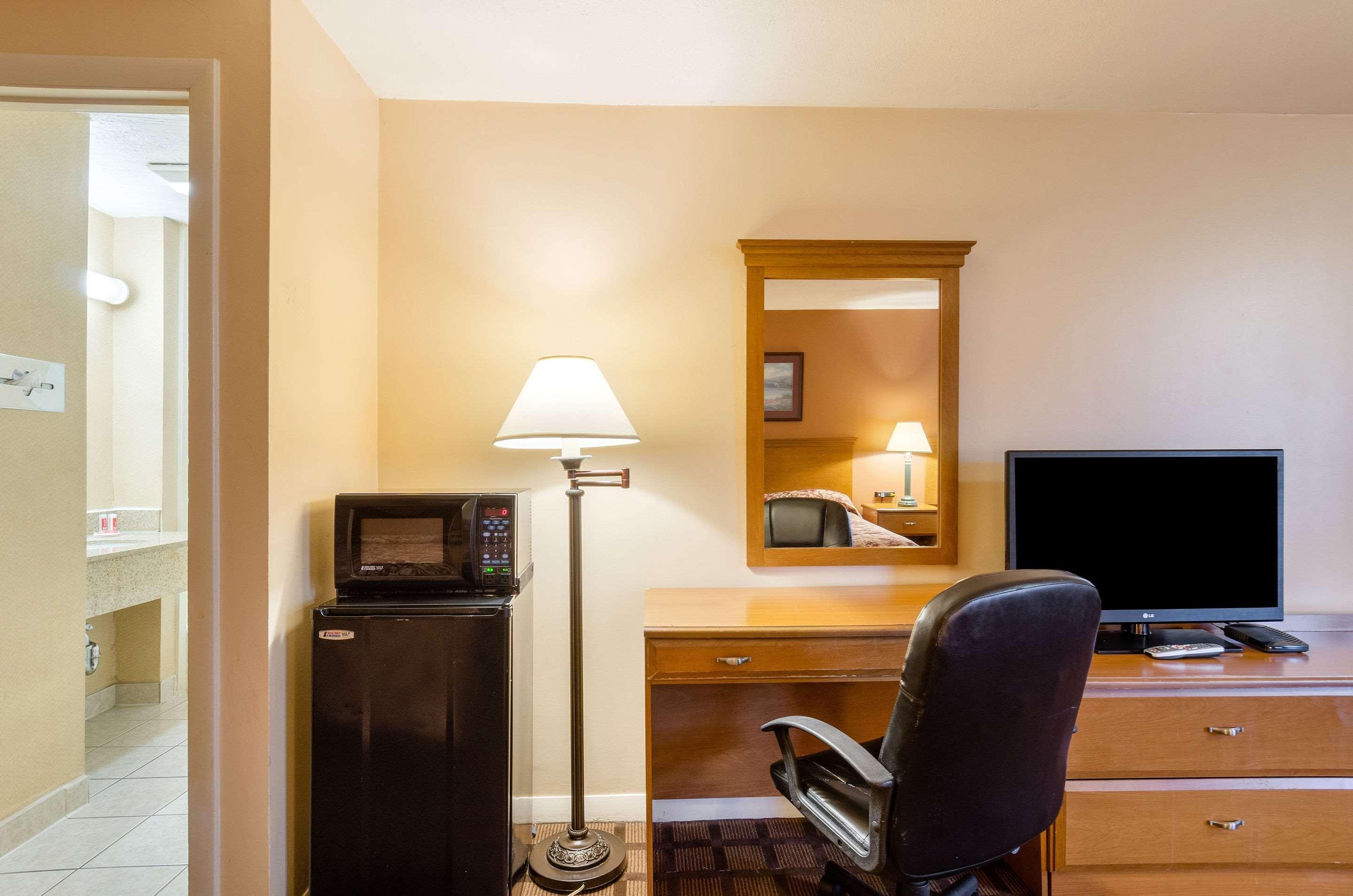 Econo Lodge Boston-Малден Экстерьер фото