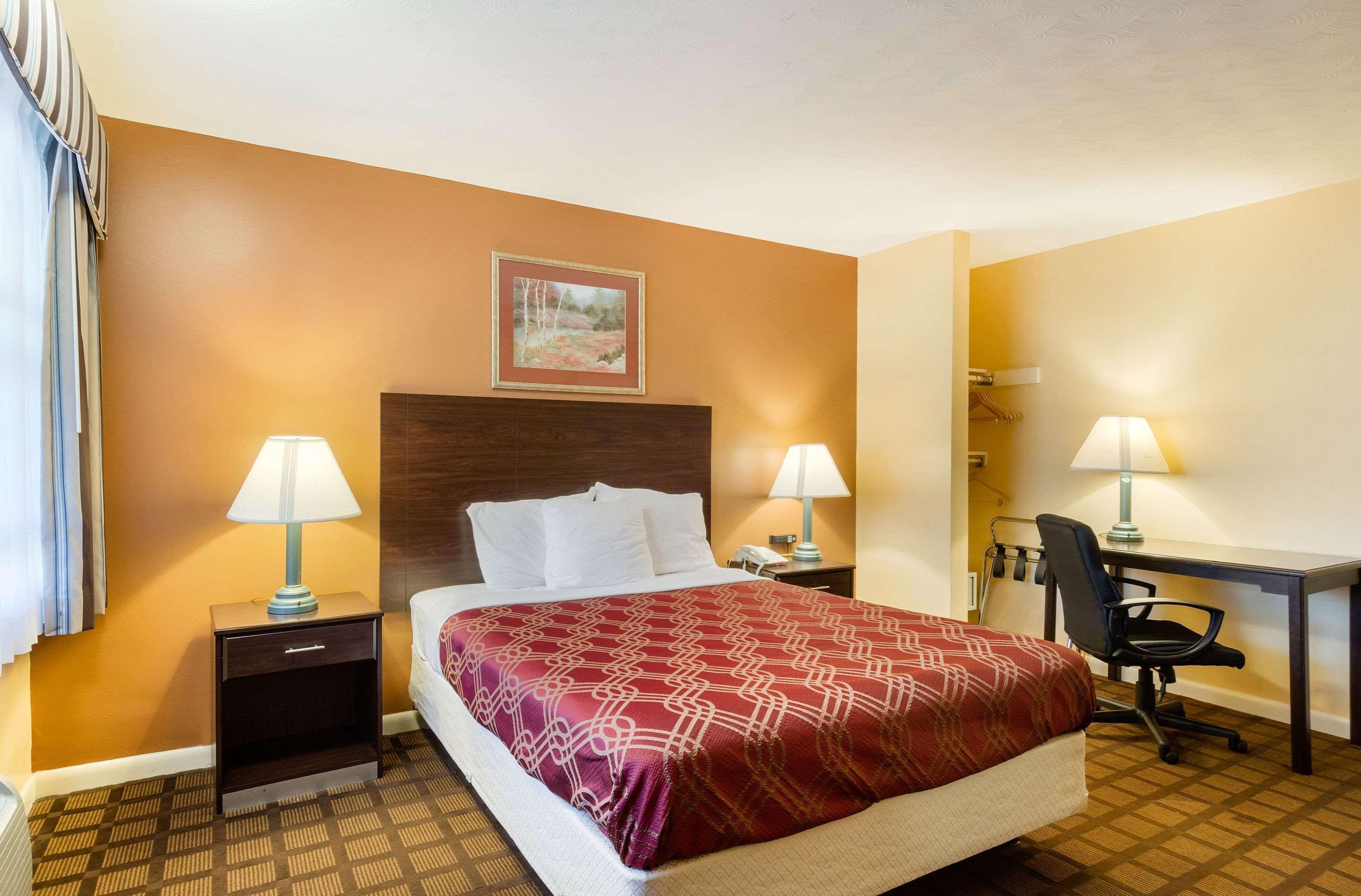 Econo Lodge Boston-Малден Экстерьер фото