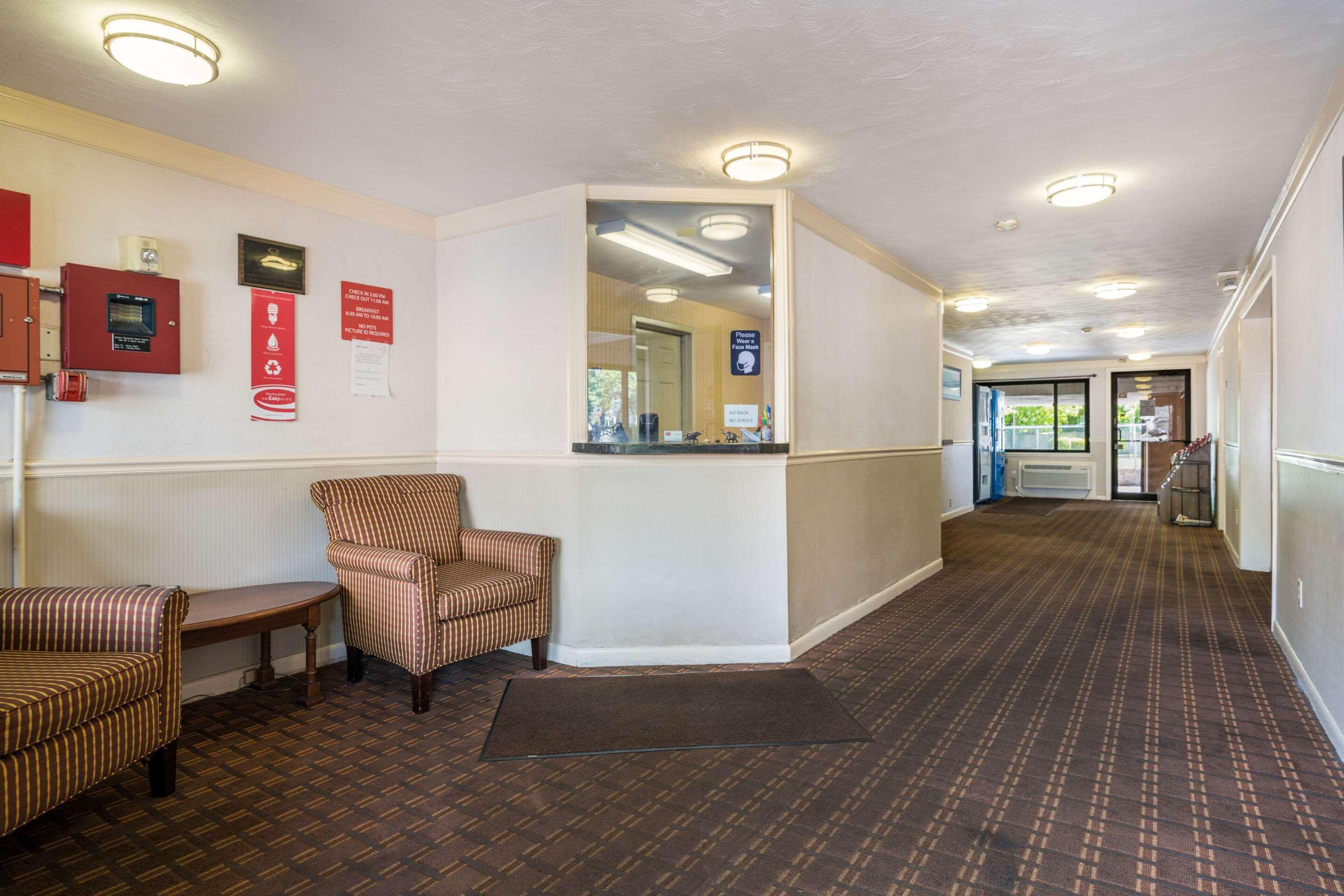 Econo Lodge Boston-Малден Экстерьер фото