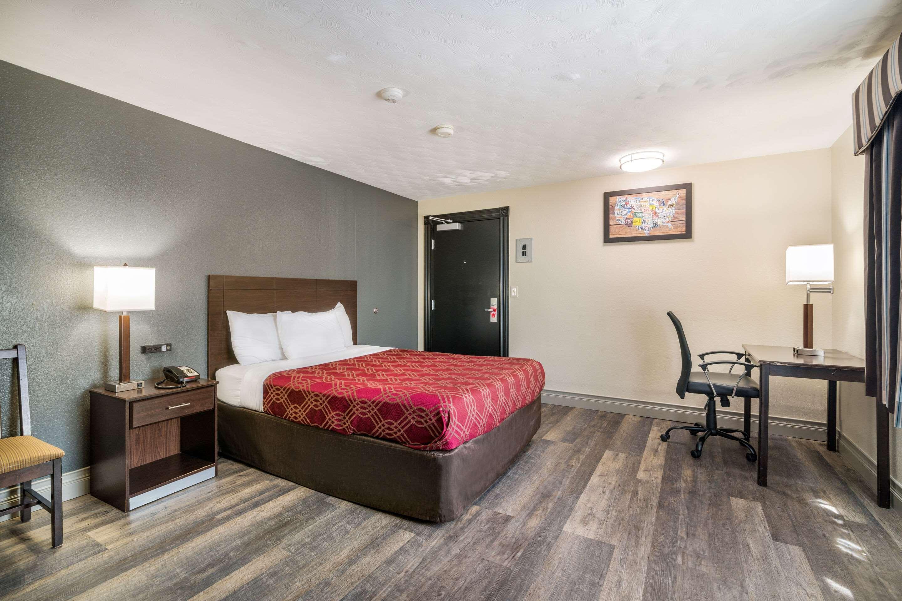 Econo Lodge Boston-Малден Экстерьер фото